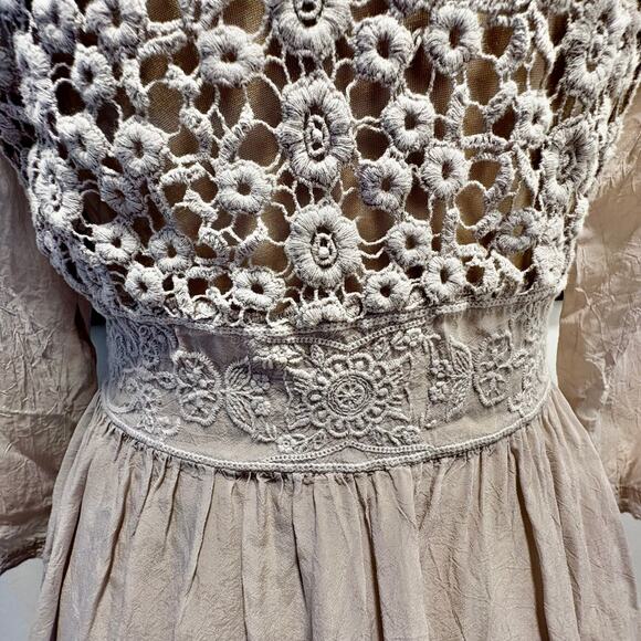 Johnny Was Embroidered Eyelet Lace Dress Pale Grey Cottage S - Picture 10 of 13